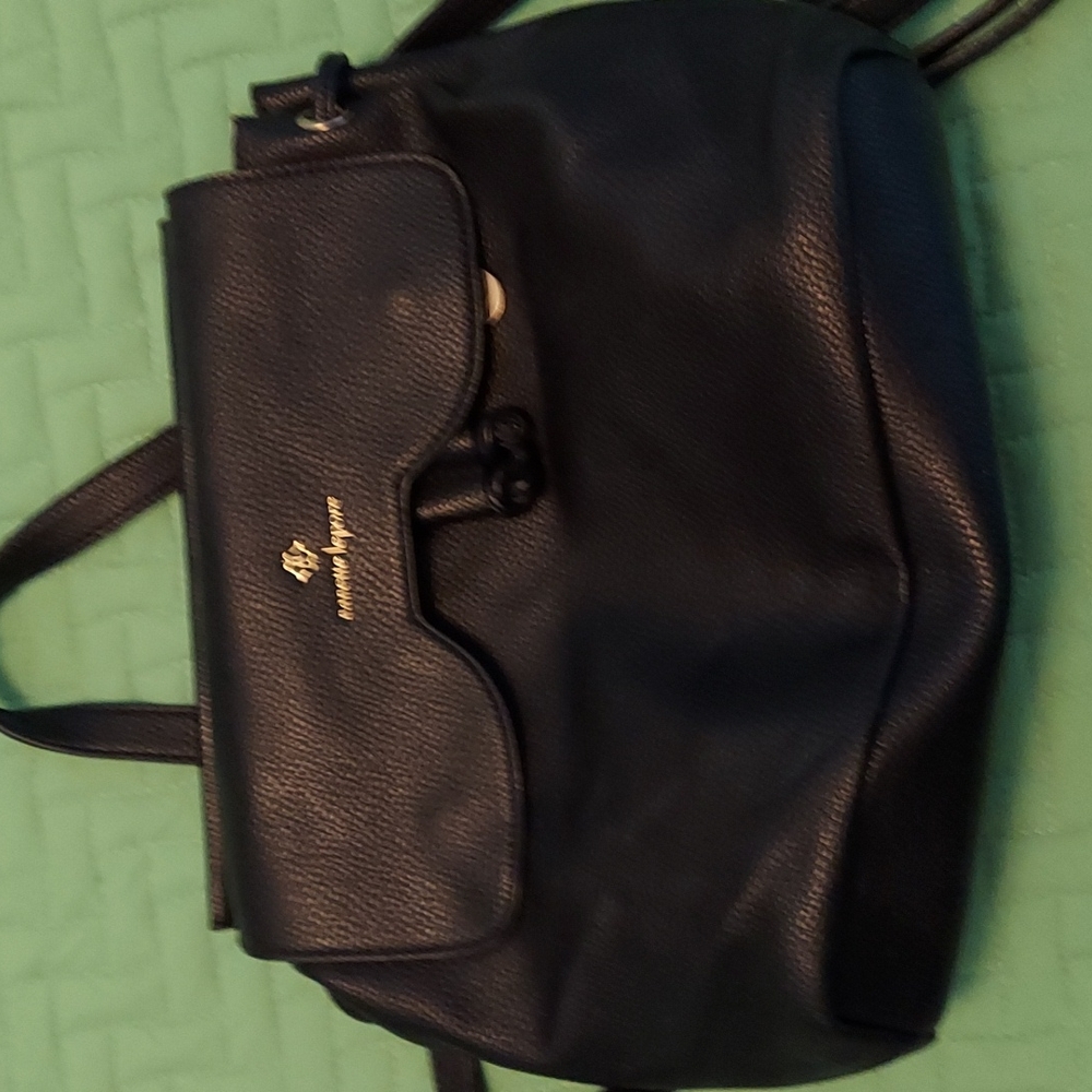 Black P/U convertible handbag